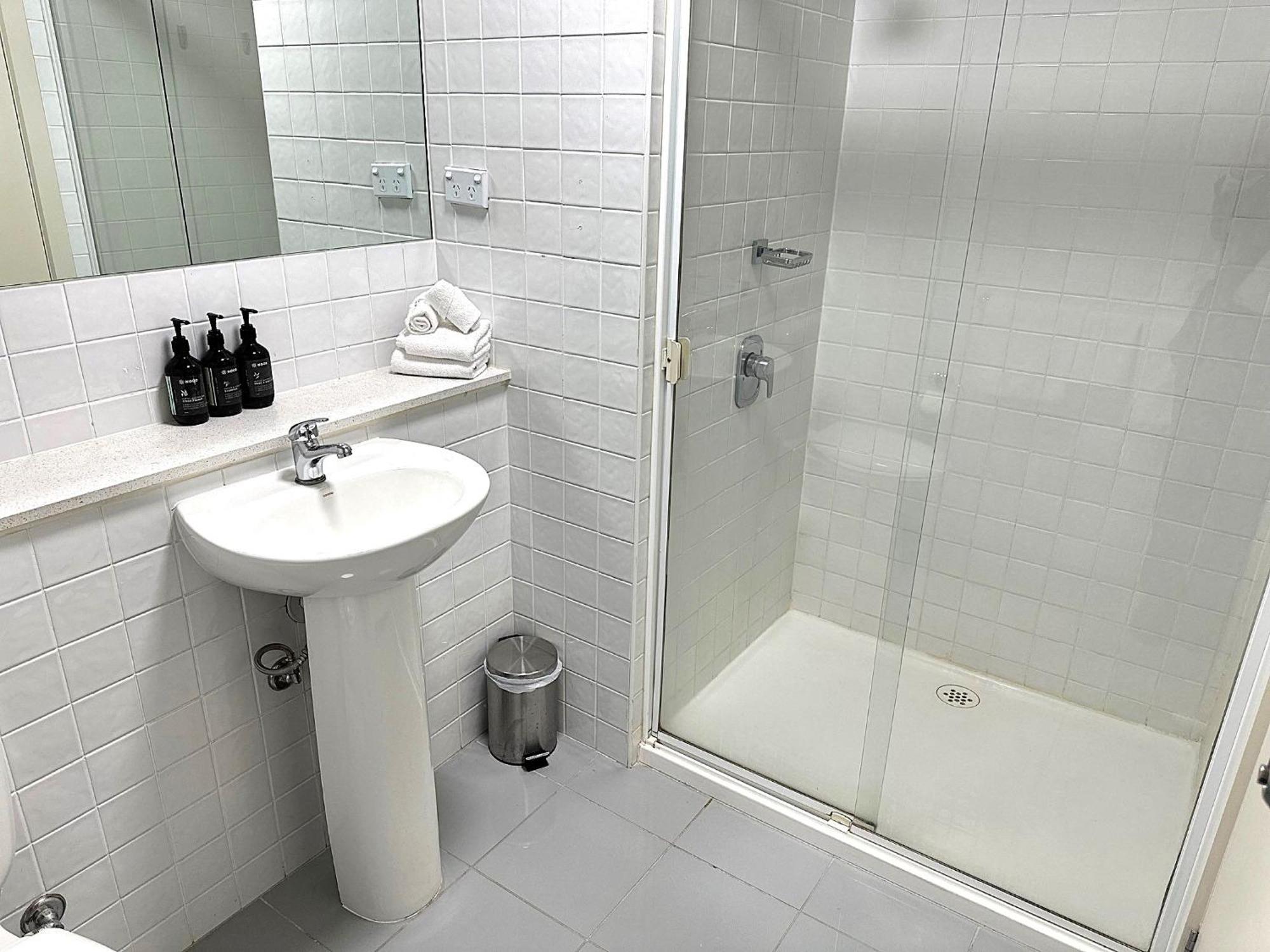 Urban Apartments Melbourne On Elizabeth Bilik gambar